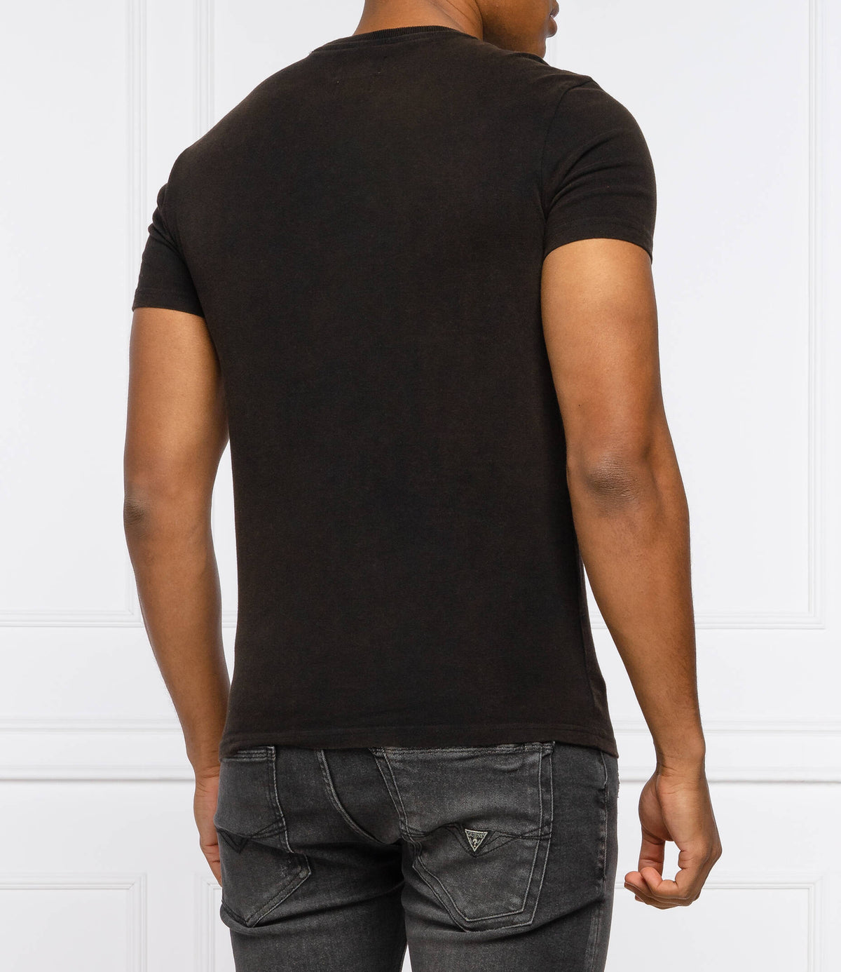 ROUND T-SHIRT